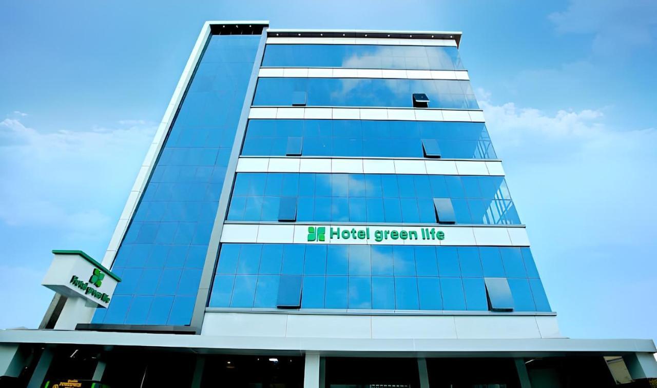 Hotel Greenlife Kochi Bagian luar foto
