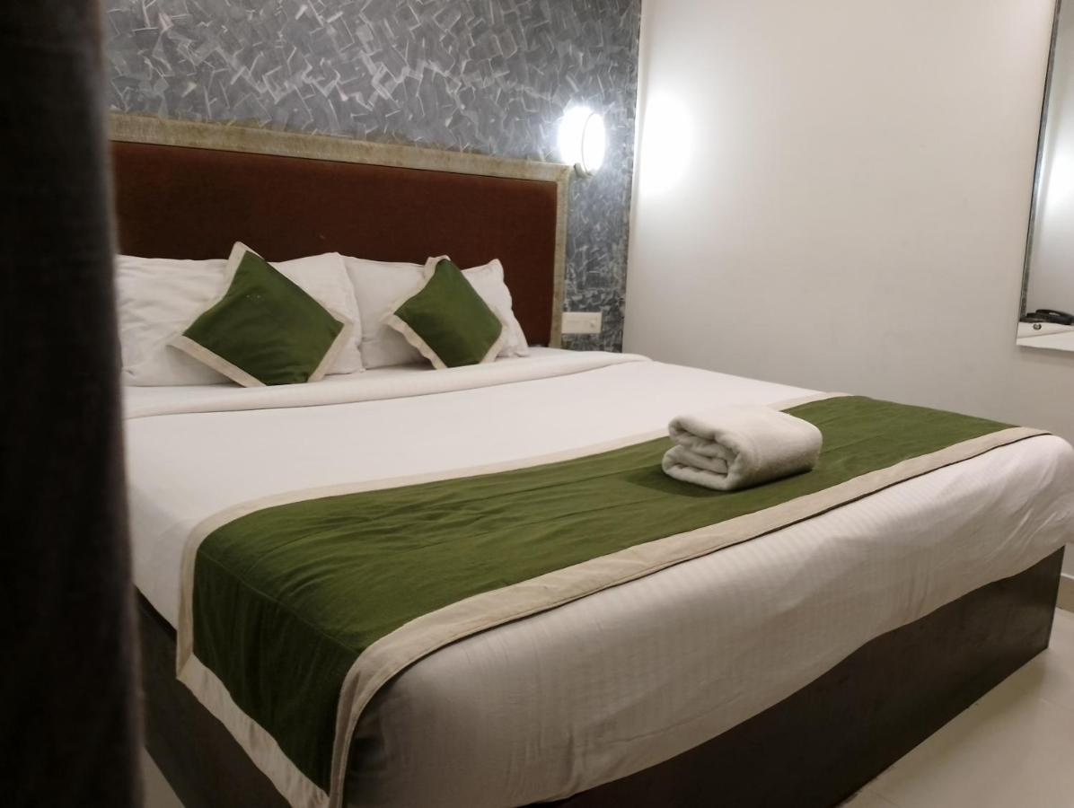 Hotel Greenlife Kochi Bagian luar foto