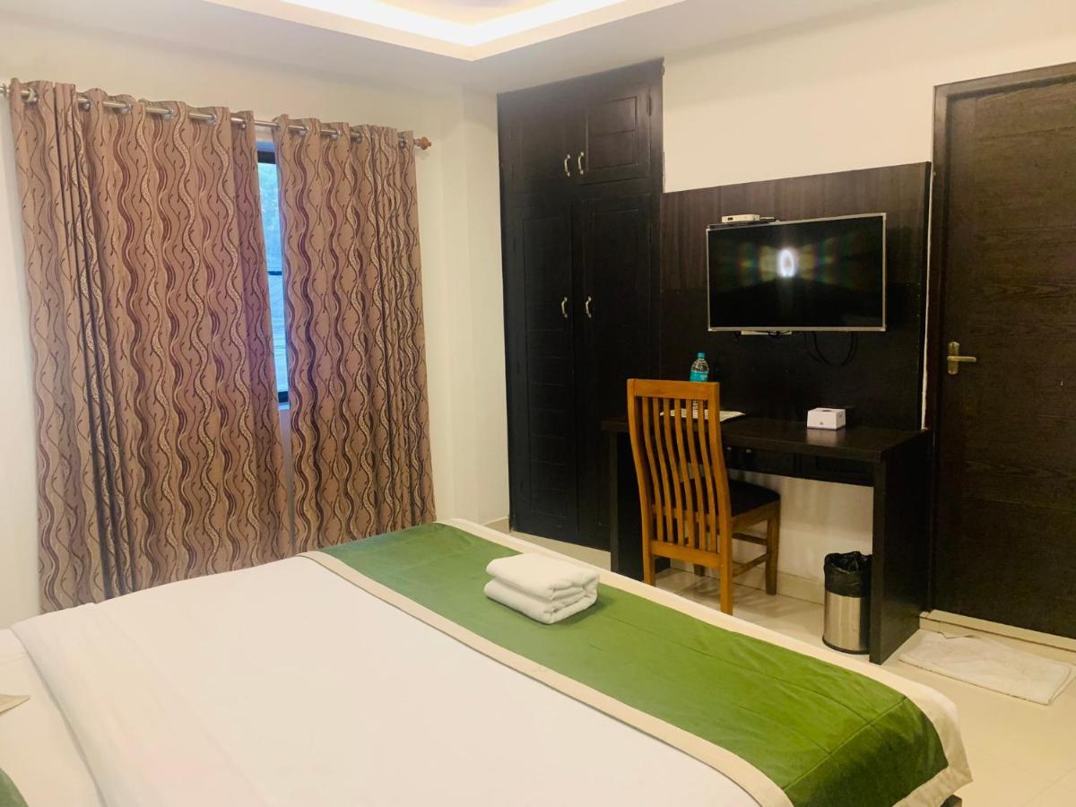 Hotel Greenlife Kochi Bagian luar foto