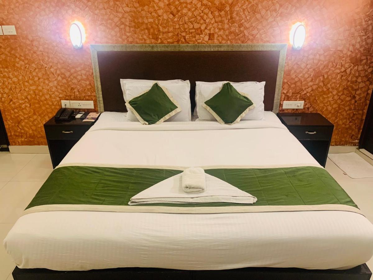 Hotel Greenlife Kochi Bagian luar foto