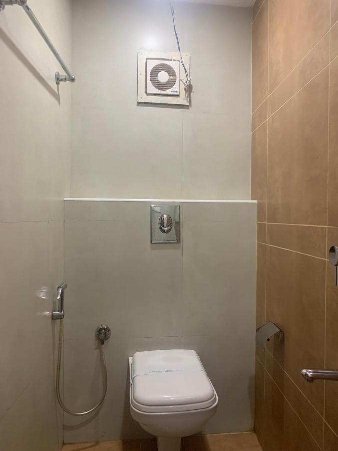 Hotel Greenlife Kochi Bagian luar foto