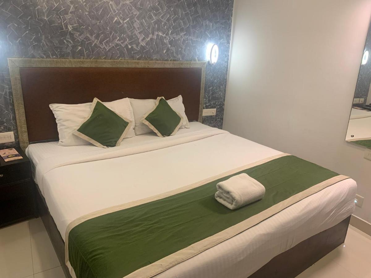 Hotel Greenlife Kochi Bagian luar foto
