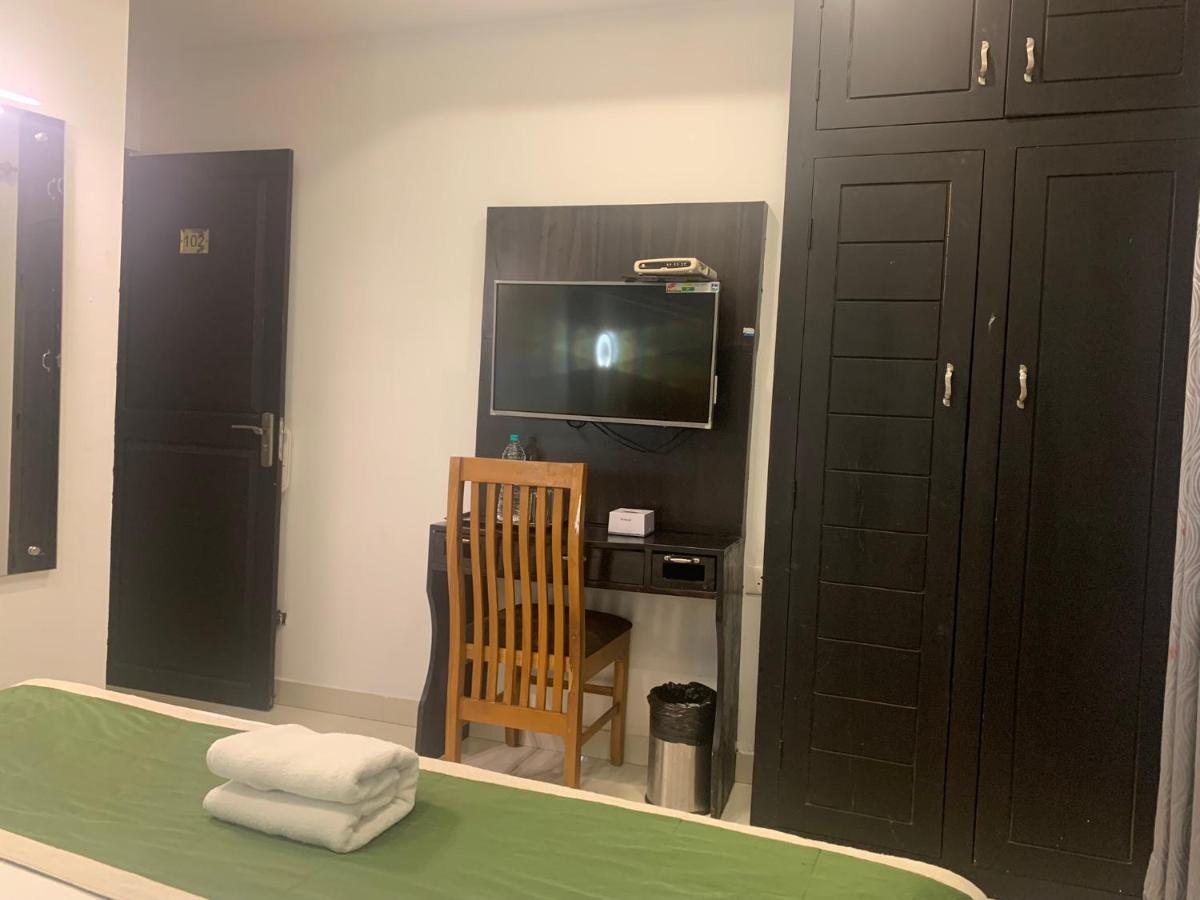 Hotel Greenlife Kochi Bagian luar foto